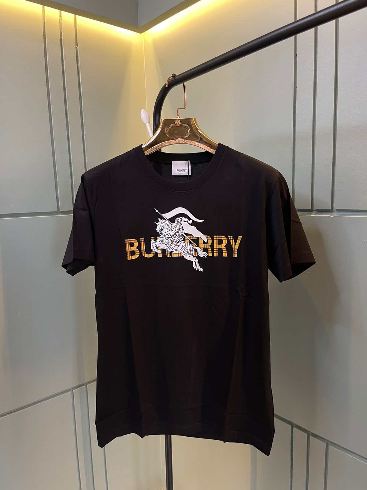 GUCCI & BURBERRY EMBROIDERY PRIMIUM T SHIRT - Xtrioelite 